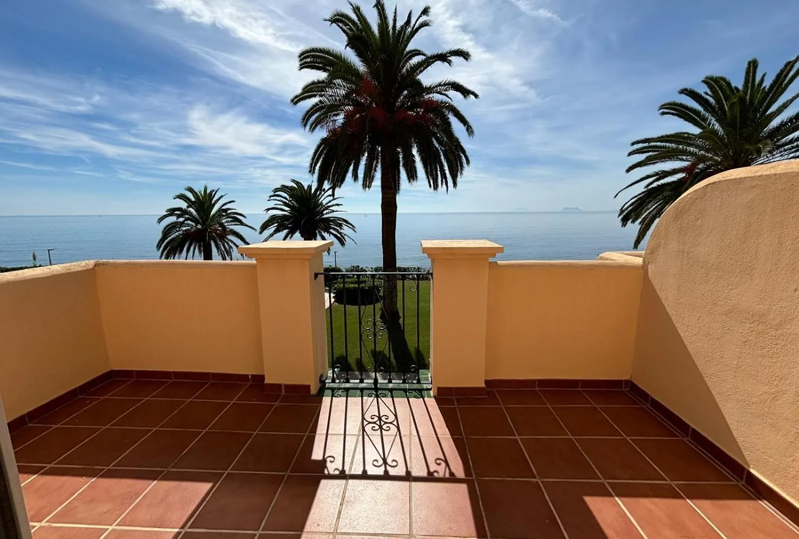 Ferienwohnung Lunimar, 1º Linea Mar Con Piscina Estepona